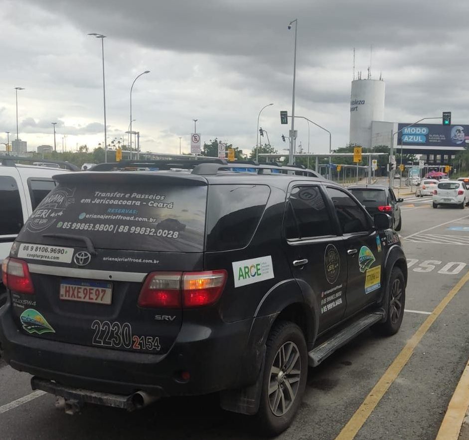 transfer aeroporto de fortaleza 4x4 agencia jericoacoara ariana jeri off road hilux sw7 lugares
